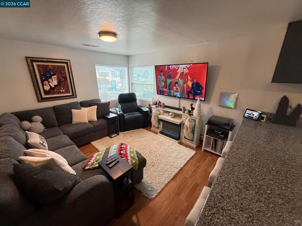 1354 Santa Clara St.