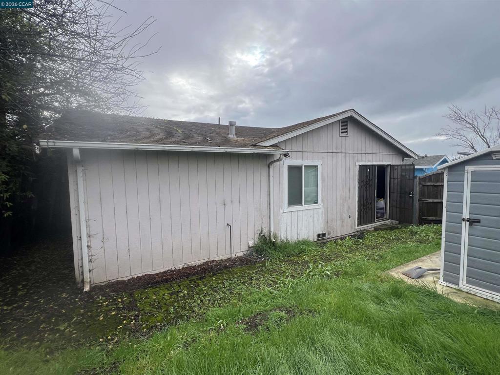 1354 Santa Clara St.