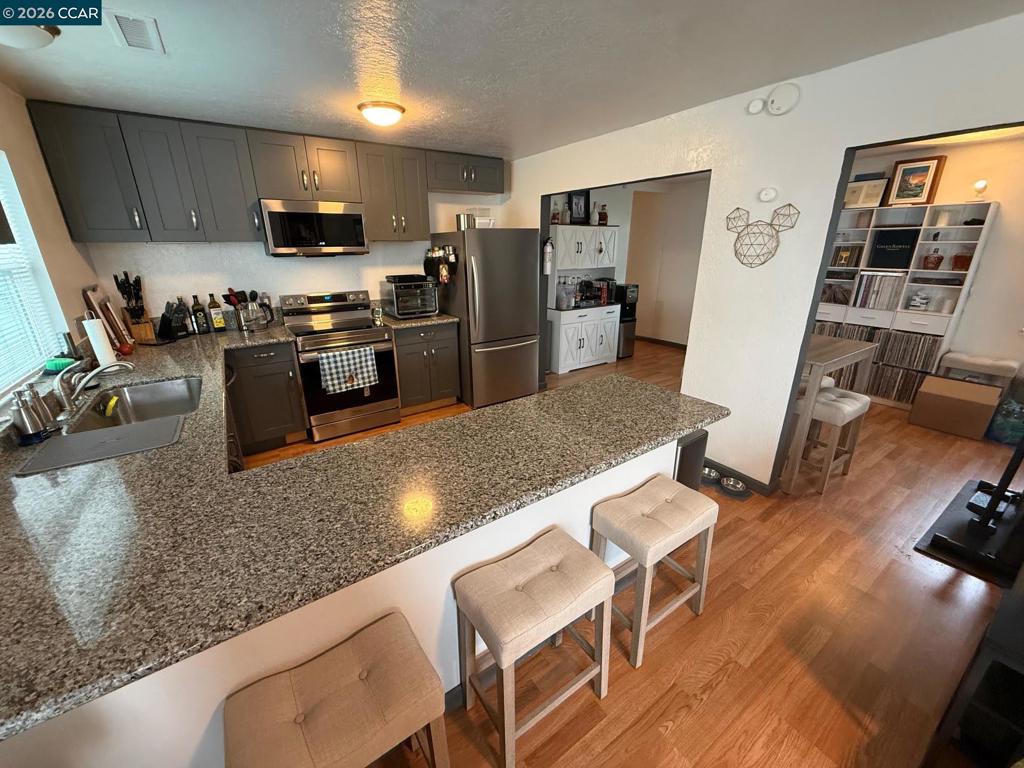 1354 Santa Clara St.