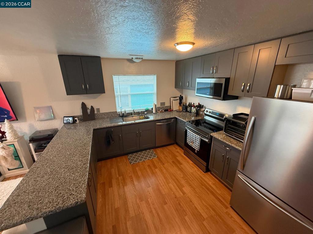 1354 Santa Clara St.