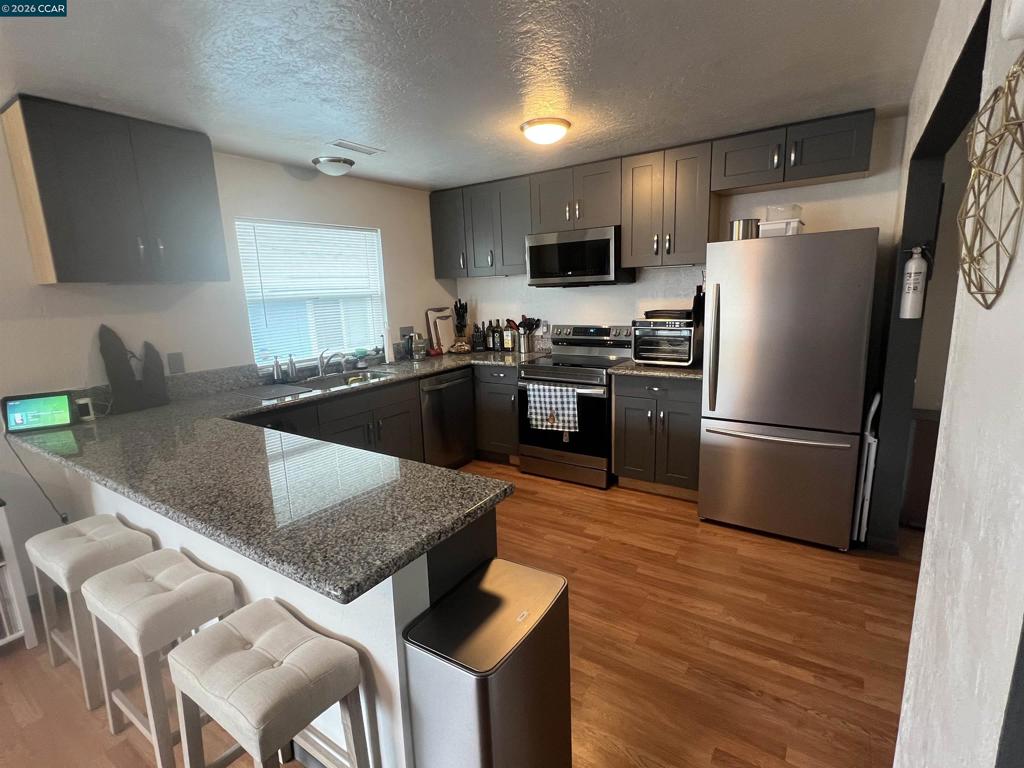 1354 Santa Clara St.