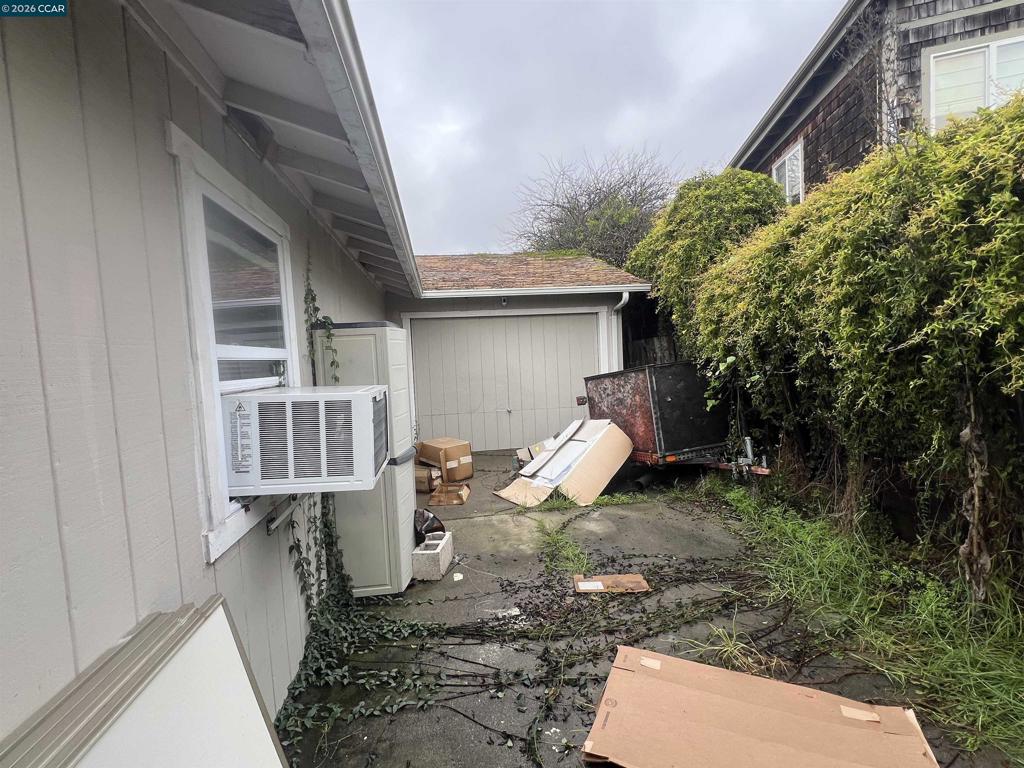 1354 Santa Clara St.