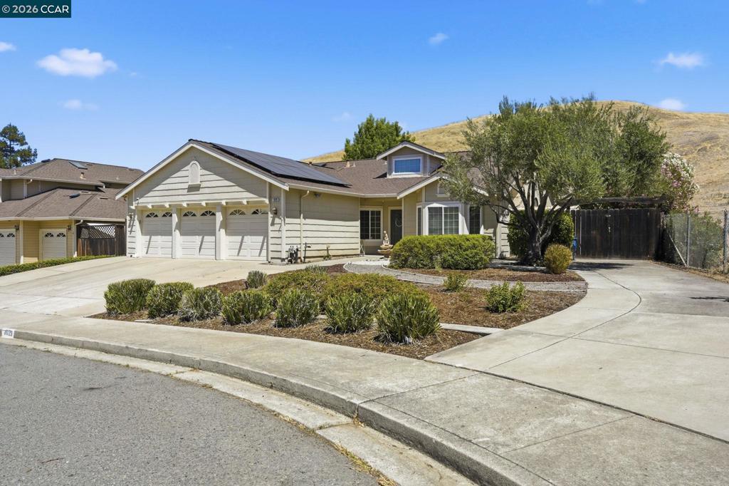 3029 Larkspur Dr