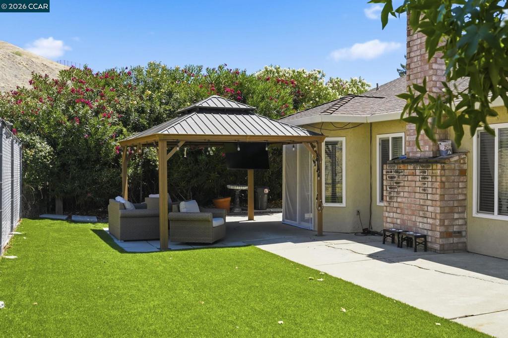 3029 Larkspur Dr