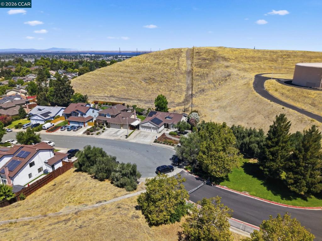 3029 Larkspur Dr