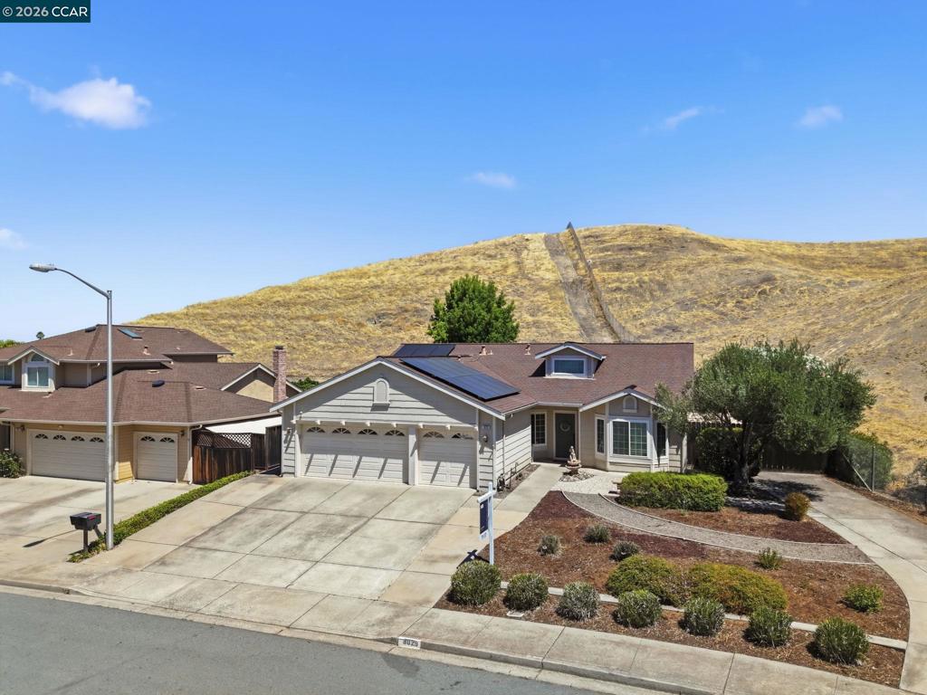 3029 Larkspur Dr