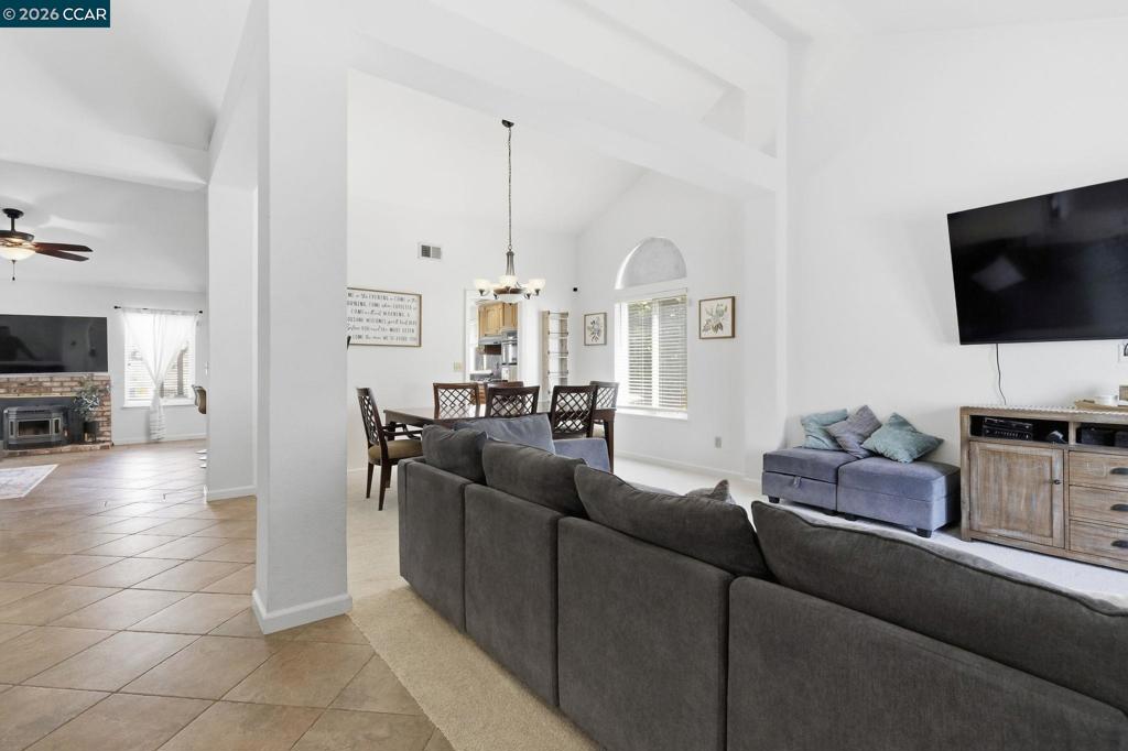 3029 Larkspur Dr