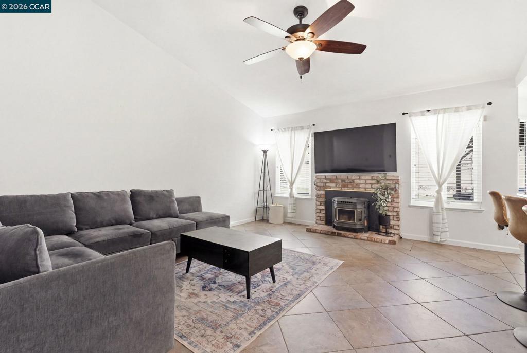 3029 Larkspur Dr