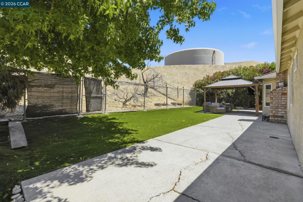 3029 Larkspur Dr