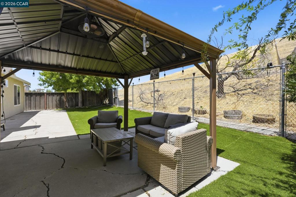 3029 Larkspur Dr