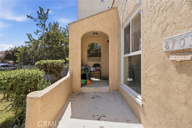8701 Menlo