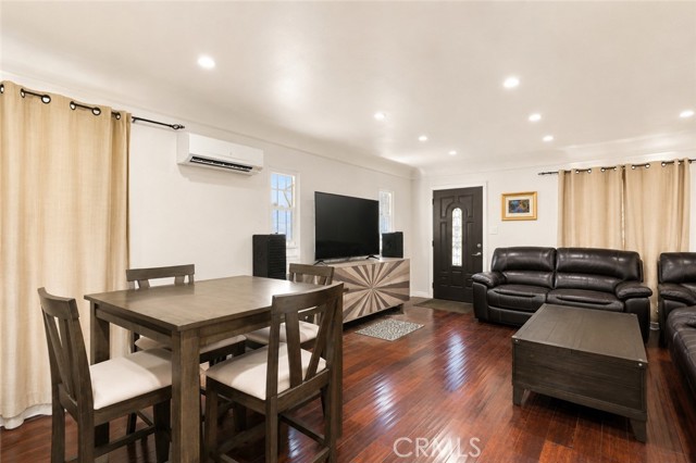 8701 Menlo