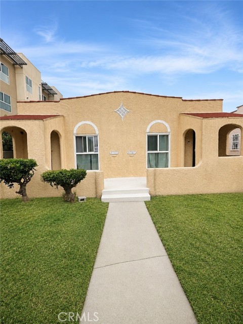 8701 Menlo