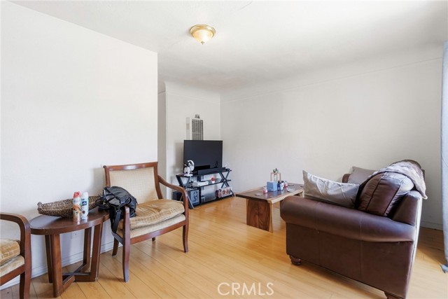 8701 Menlo