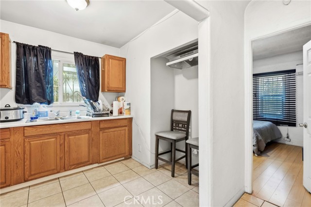 8701 Menlo