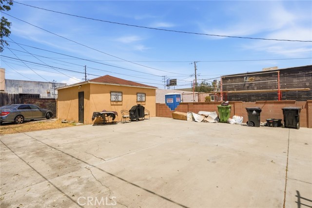 8701 Menlo