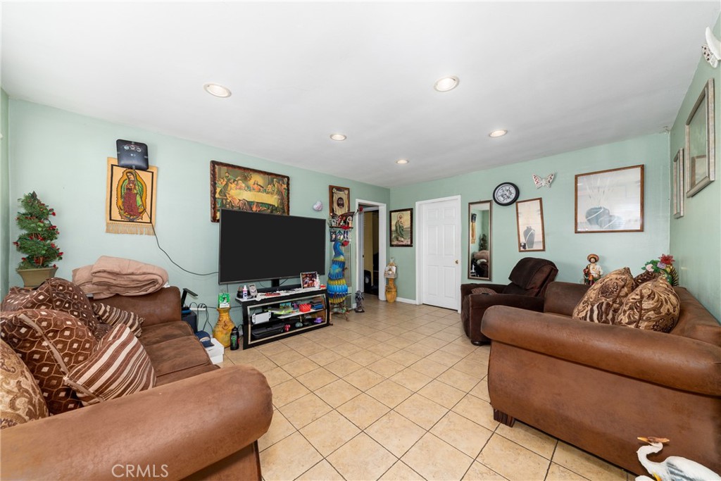 3543 Syracuse Avenue