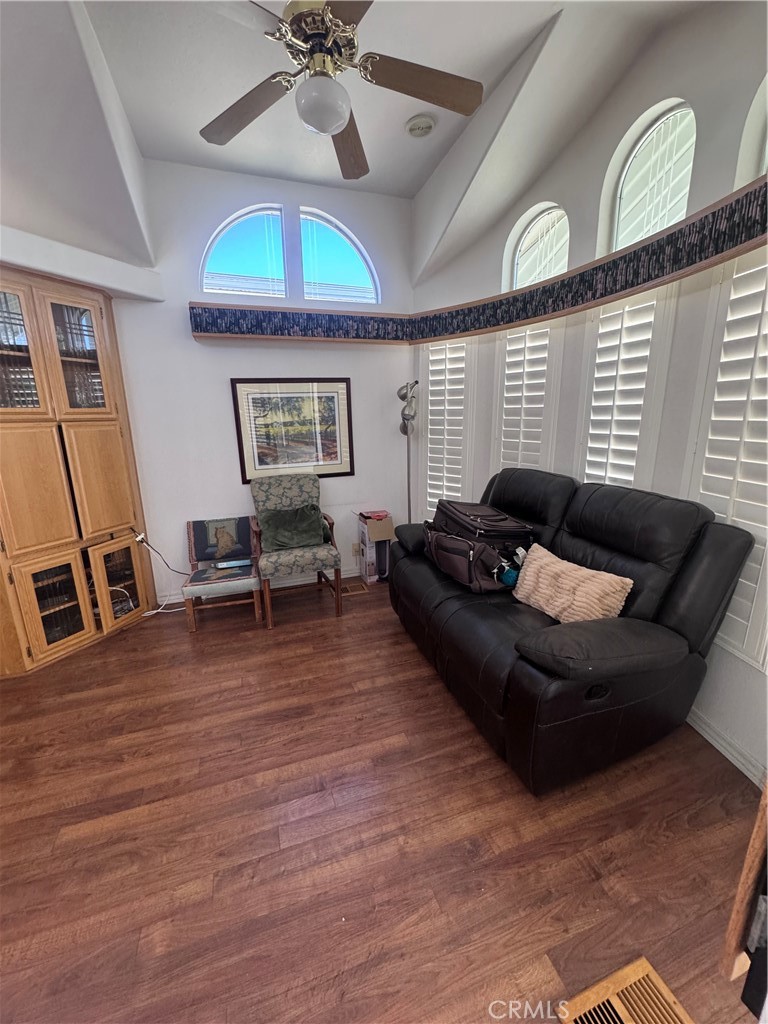 1295 S Cawston 69