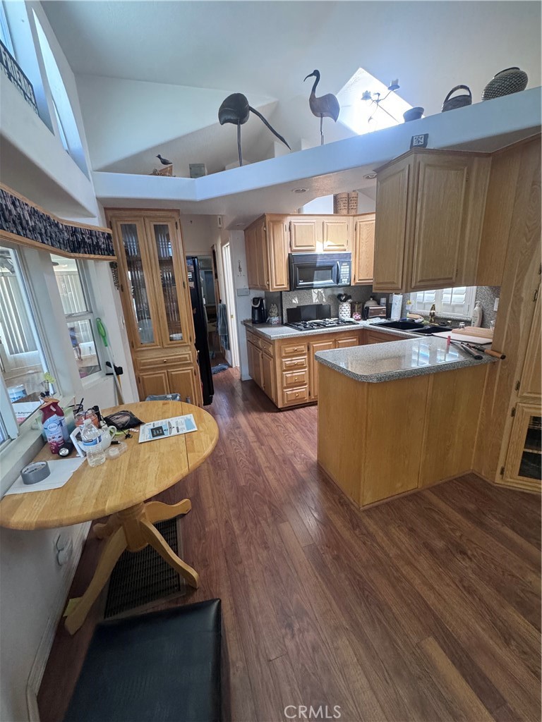 1295 S Cawston 69