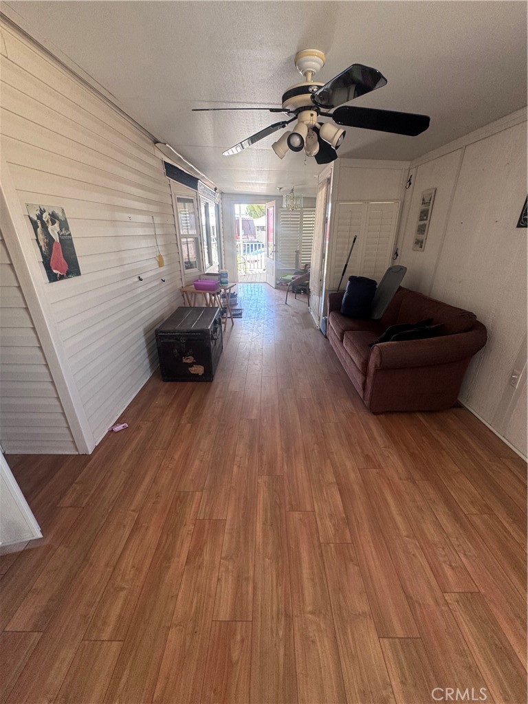 1295 S Cawston 69