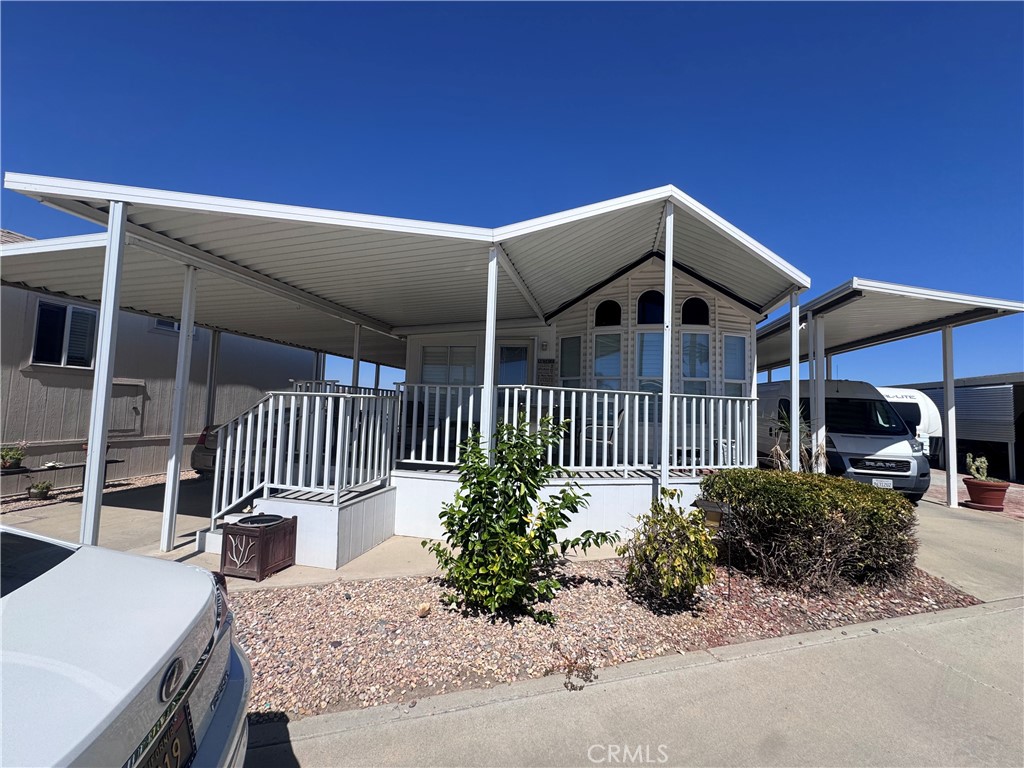 1295 S Cawston 69