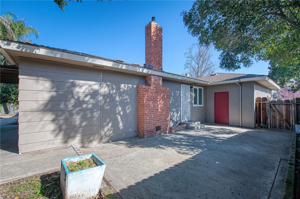 5435 N Bond Street