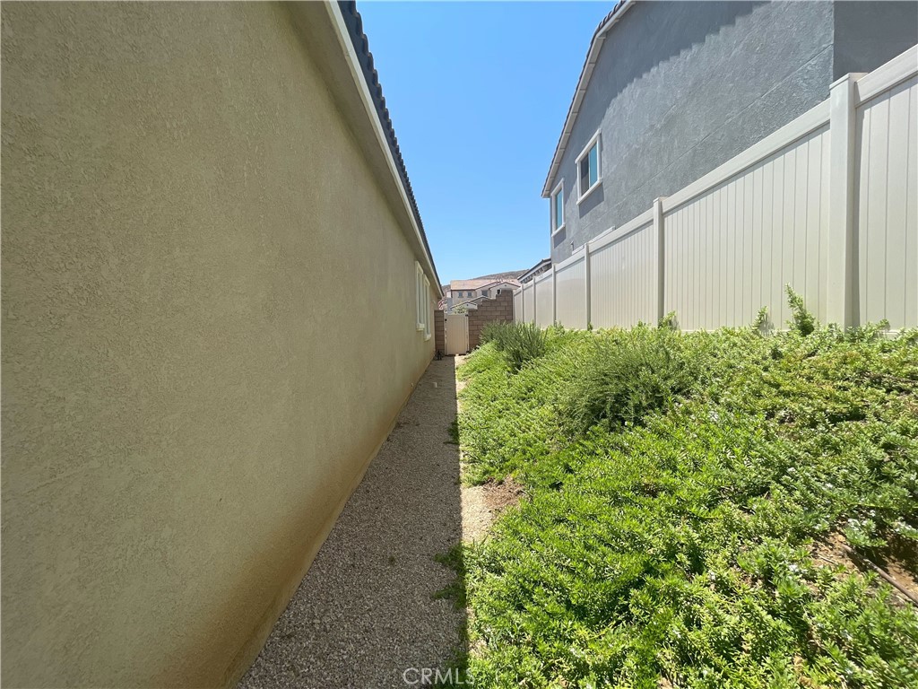 25344 Picket Range