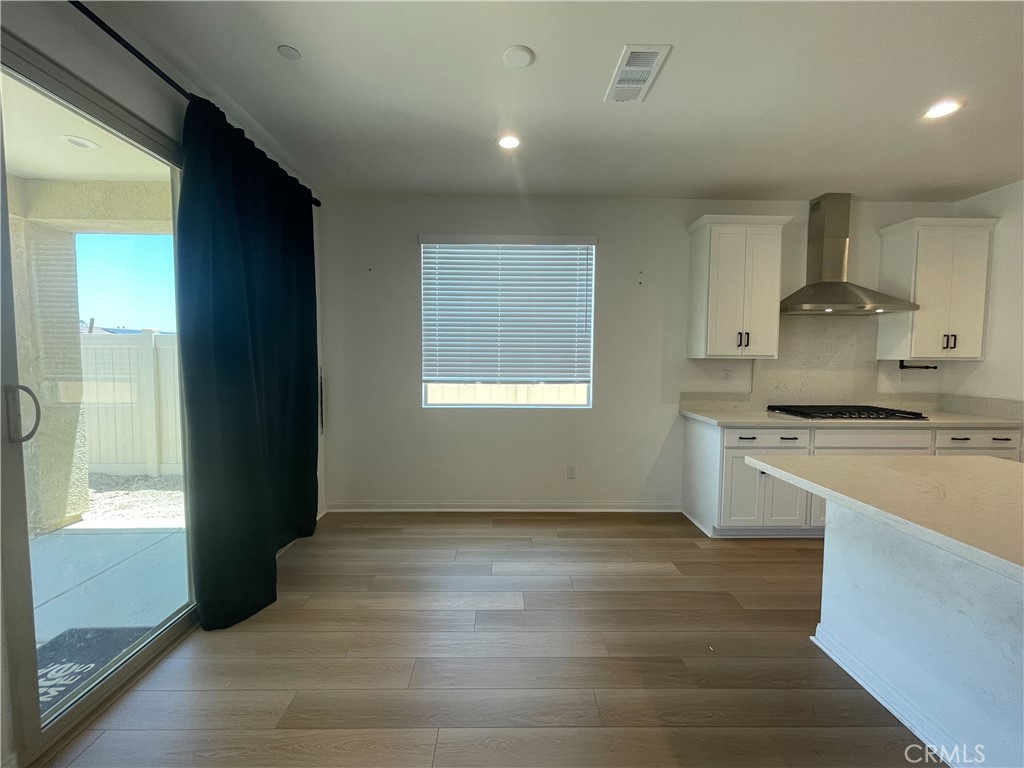 25344 Picket Range