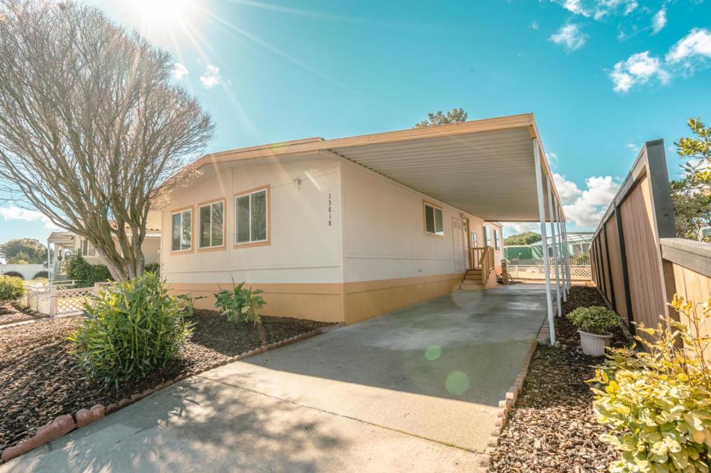 13818 Vista Del Lago