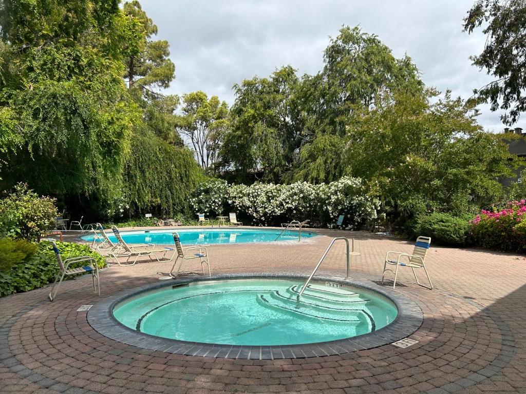151 Buckingham Drive 235