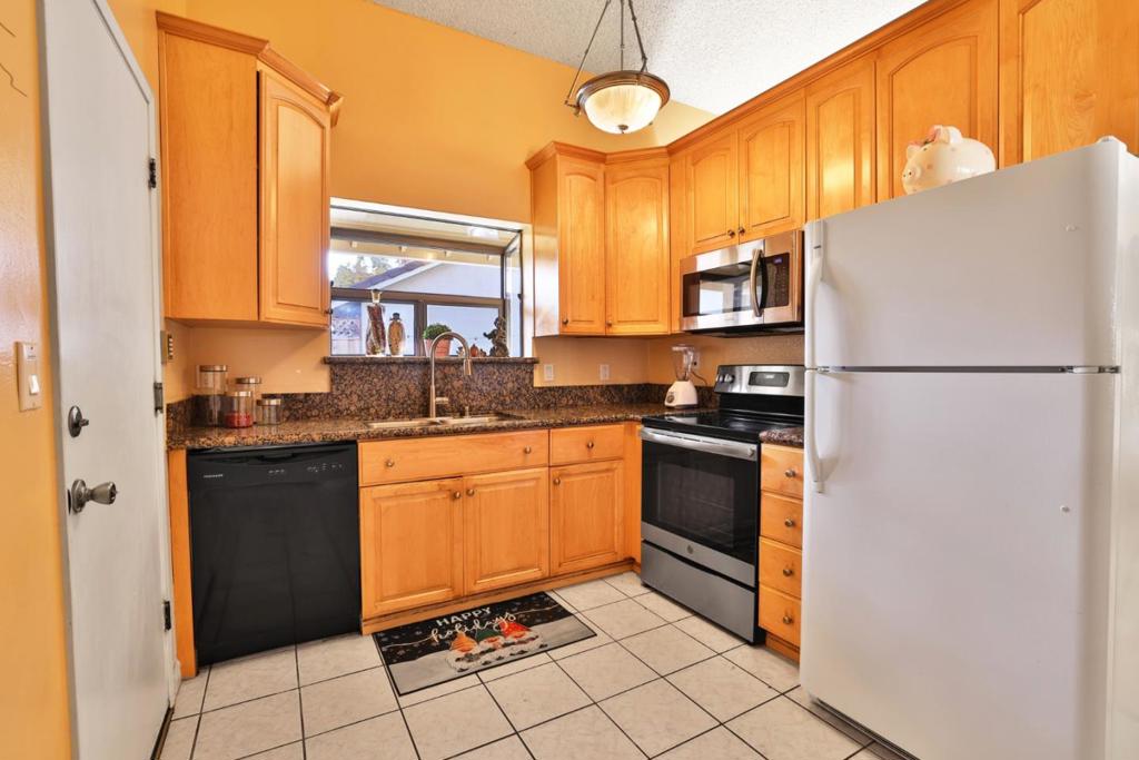 1046 Kiser Drive