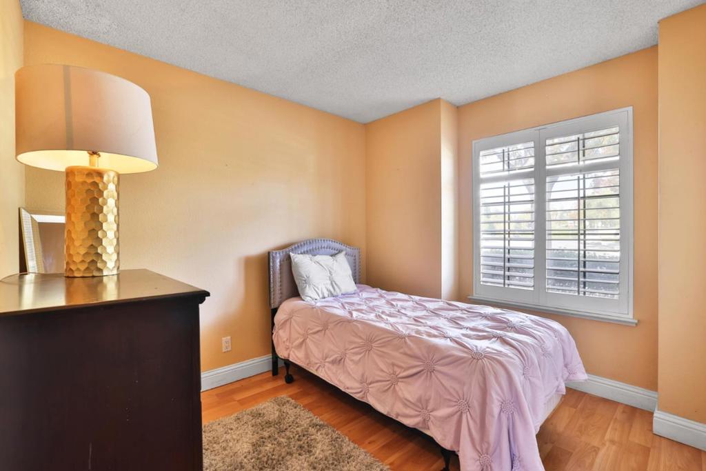 1046 Kiser Drive