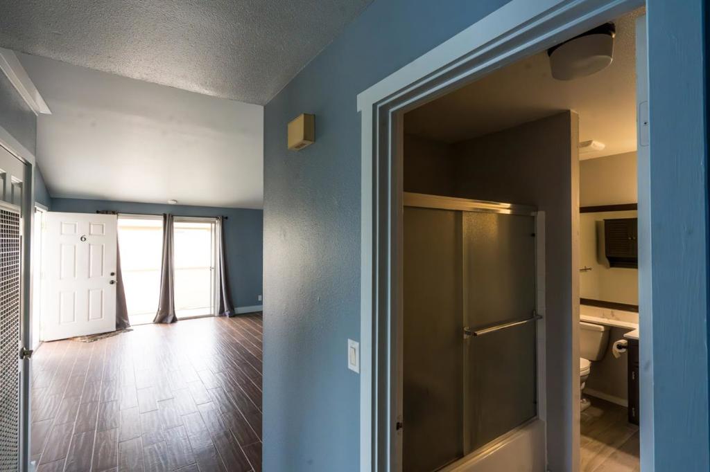 30 W San Joaquin Street 6
