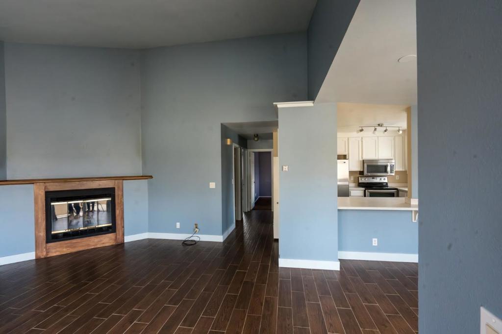 30 W San Joaquin Street 6