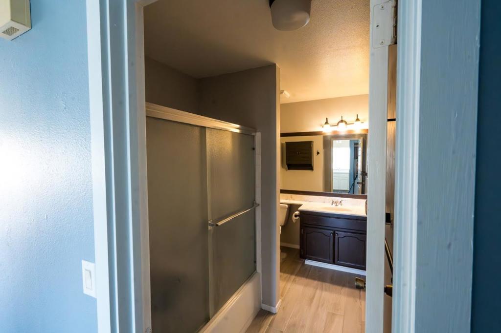 30 W San Joaquin Street 6