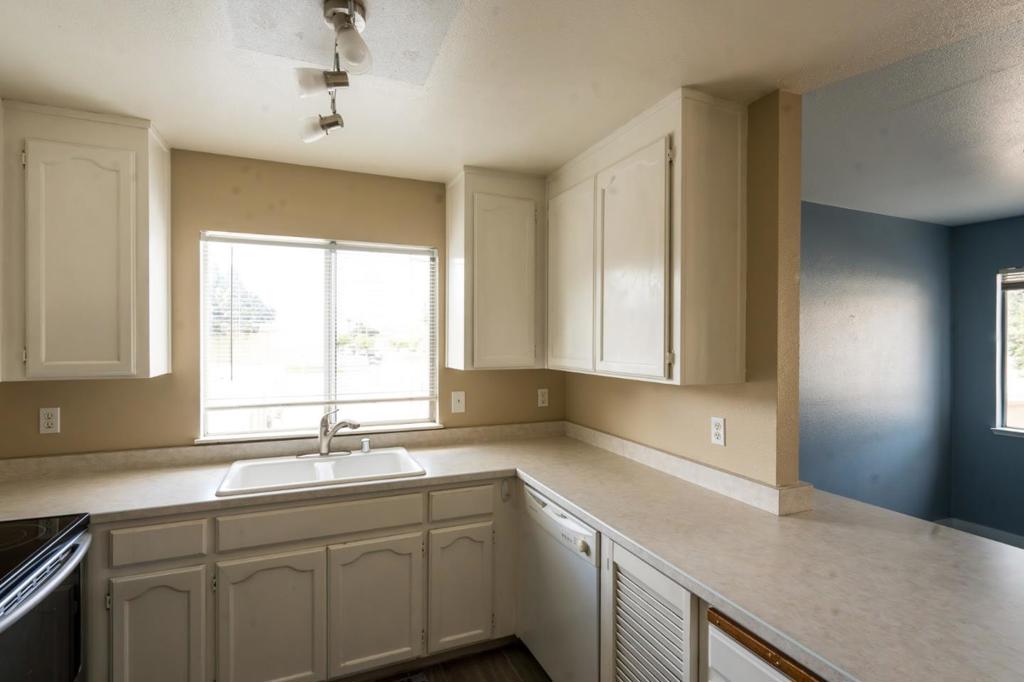 30 W San Joaquin Street 6