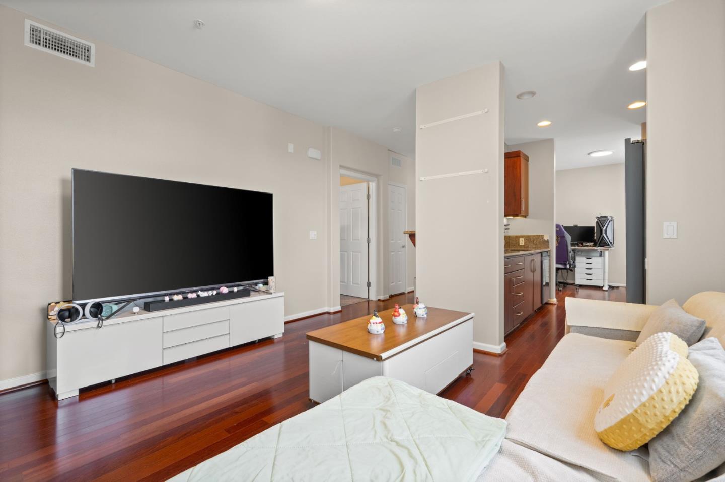 1101 South Main 328