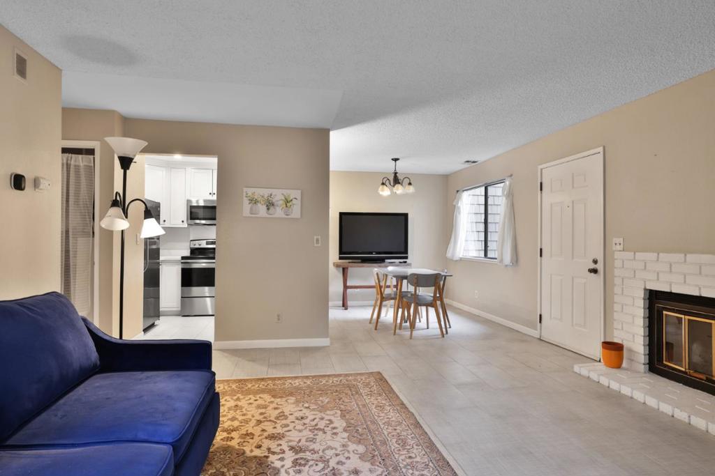 5434 Makati Circle
