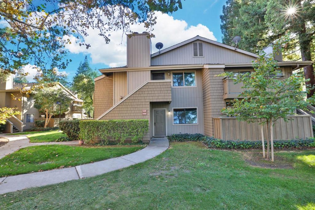 5434 Makati Circle