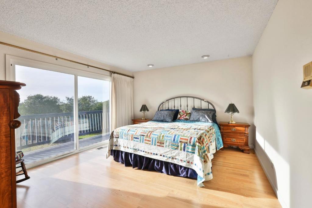 7375 Leafwood Drive