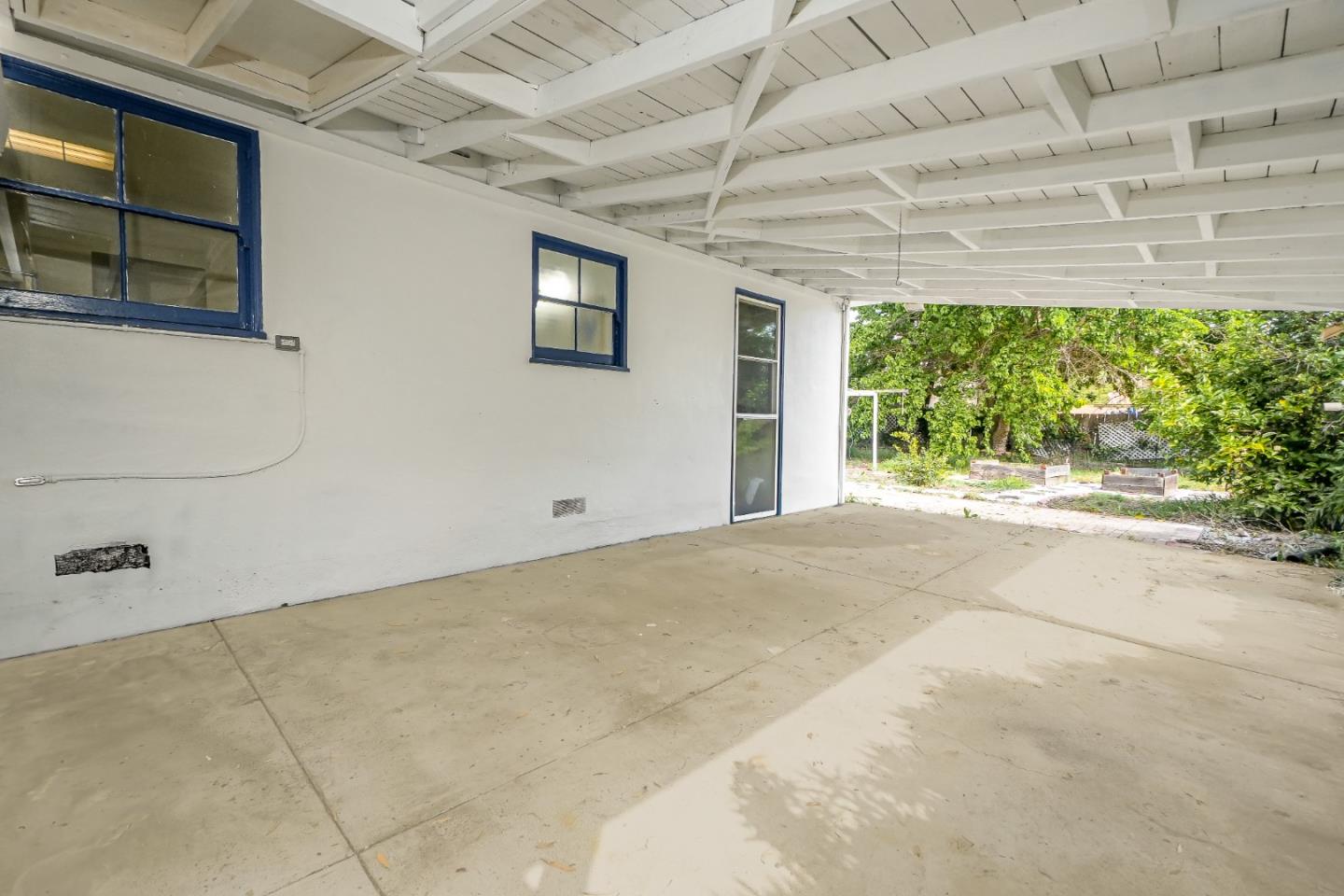 2357 Hickory DR