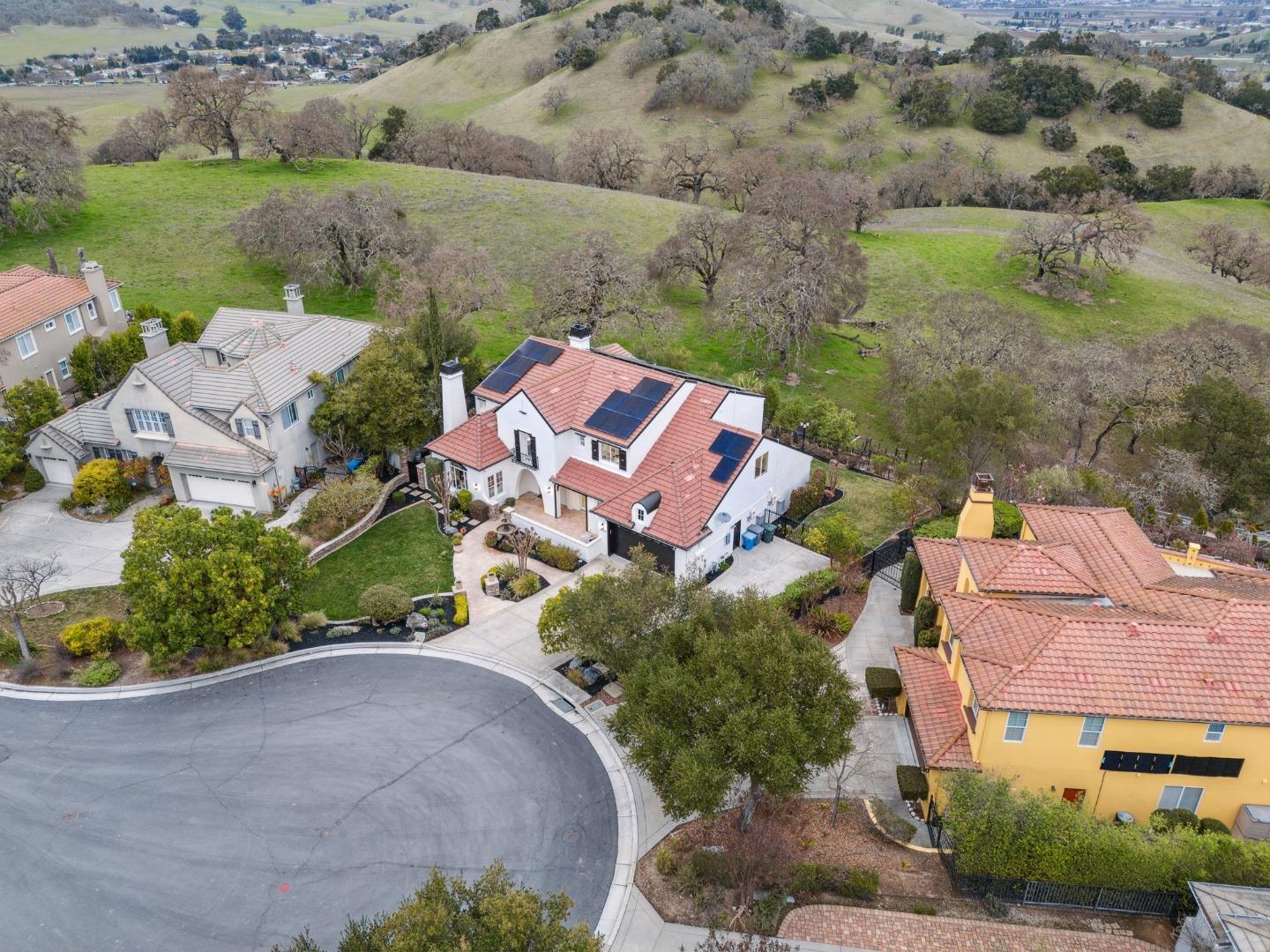 2325 Olea Court