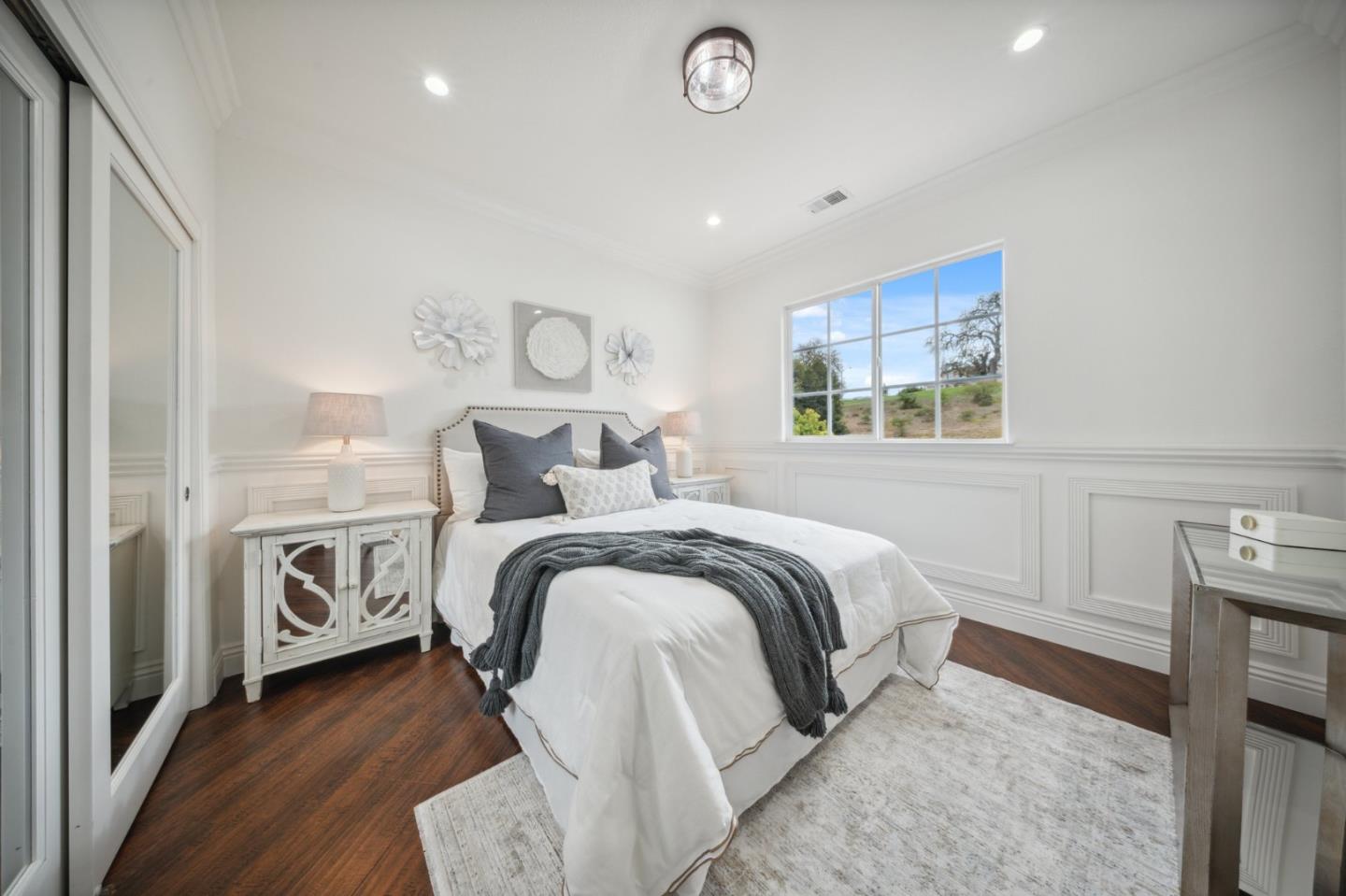 2325 Olea Court