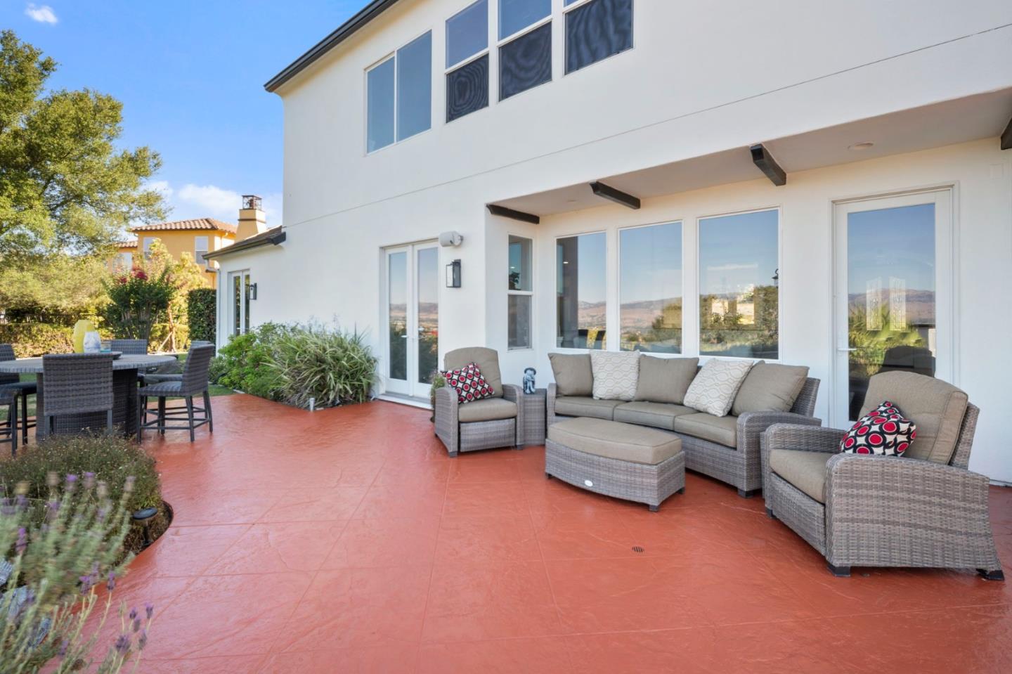 2325 Olea Court