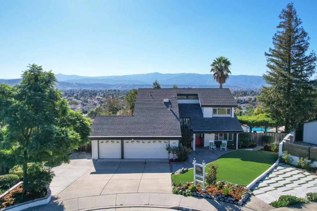 363 Hines Court