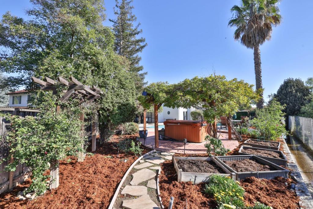 363 Hines Court