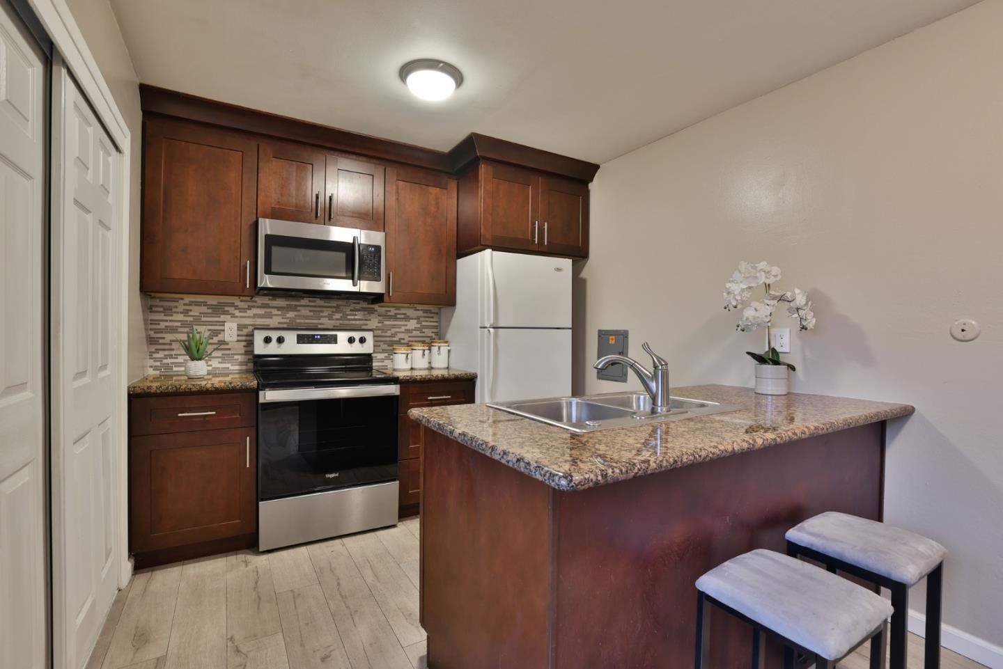 5480 Tradewinds Walkway 1