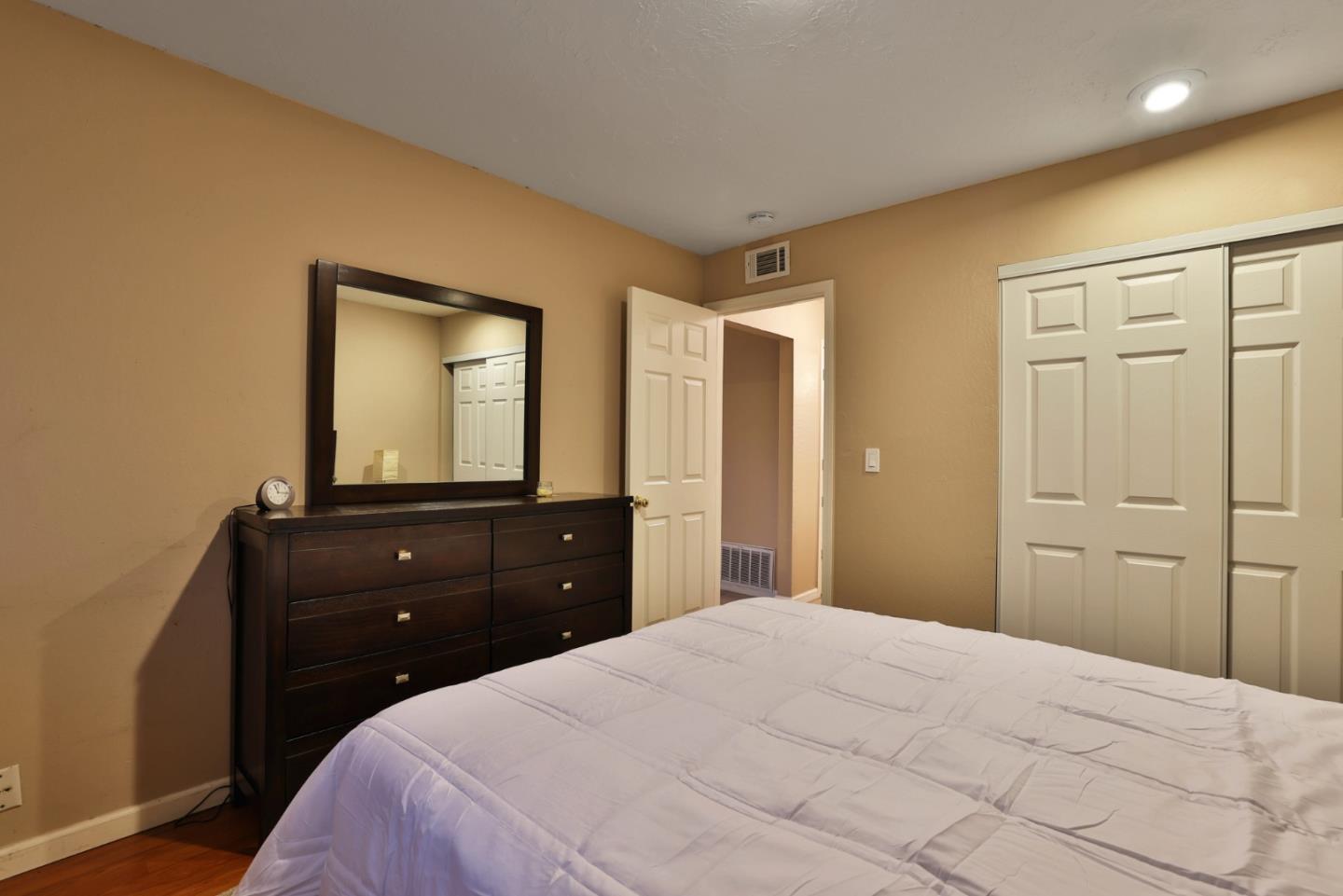 5480 Tradewinds Walkway 1