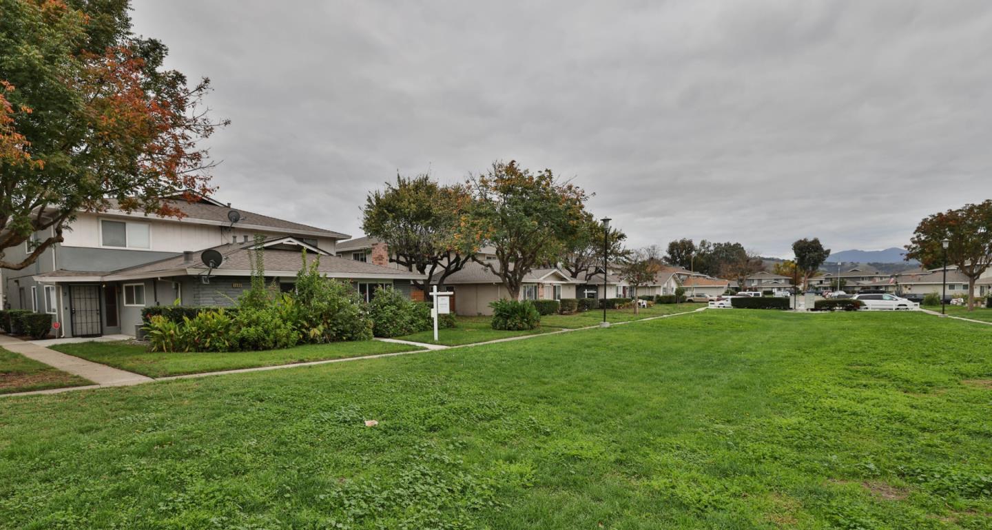 5480 Tradewinds Walkway 1