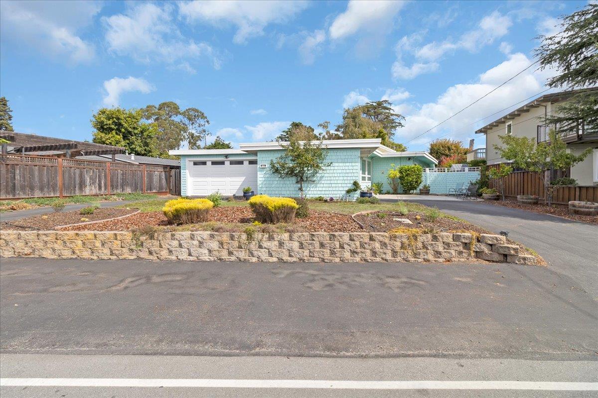 511 Cliff Drive